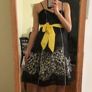 Floreat Anthropologie black and yellow embroidered sundress